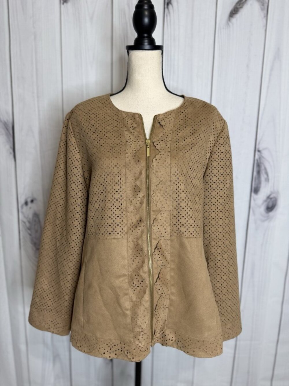 Chicos Jacket Womens Sz 3 XL Tan Leather Suede Full Zip Jacket Laser Cut